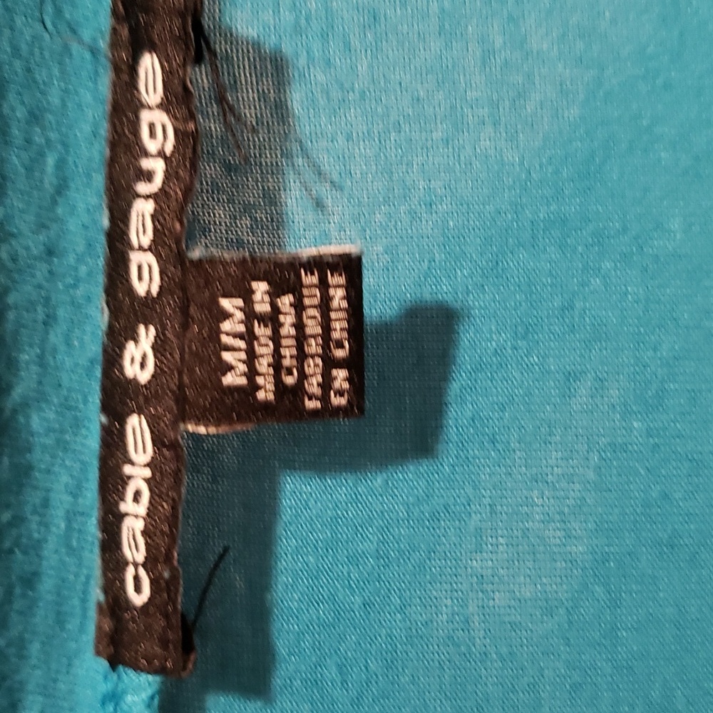 V Neck T Shirt - Picture 2 of 4